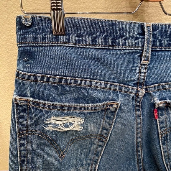 LEVI’S 550 Blue Relaxed Fit Frayed Raw Hem Jean Shorts 30-Fit Small - Picture 9 of 9